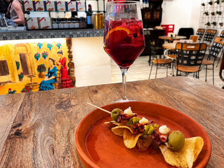Tapa Gourmet Con Copa De Vino Para 1 En Pleno Centro De Madrid